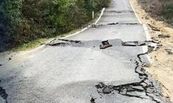 İnebolu–Cide kara yolunda yarılan yol 1 haftadır kapalı!