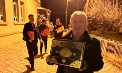 Kastamonulu iş insanı, Kadir Gecesi’nde onlarca Kur'an dağıttı