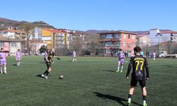 Cide’de ilginç maç: Sahaya 8 kişi çıktılar