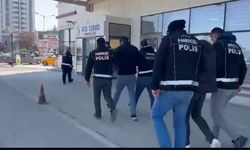 Şüpheli araçtan uyuşturucu çıktı, 2 kişi tutuklandı