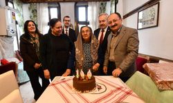Kastamonulu Atiye Teyze'nin 100. yaşı sürpriz doğum günü ile kutlandı