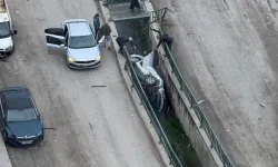 Kastamonu plakalı otomobil Karabük’te kanala uçtu