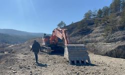 Kastamonu’da yol çalışmasında kullanılan iş makinesi soyuldu