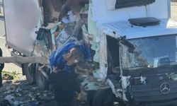 Kastamonu'da korkutan kaza: Tır ile kamyon çarpıştı