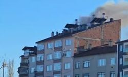 Tosya oto sanayi girişinde çatı yangını paniği!