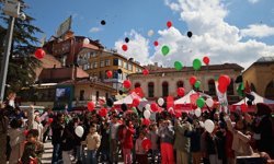 Nasrullah’ta minik kalplerden umut balonları uçtu