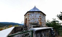 Tarihin Taşlaşmış Sessizliği: Adil Bey Türbesi