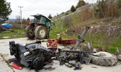 Hafif ticari araç ile çarpışan traktör ikiye bölündü: 2’si ağır 5 yaralı