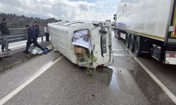 Kastamonu'da minibüs devrildi