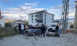 Kastamonu’da otomobil ile motosiklet çarpıştı: 3 yaralı