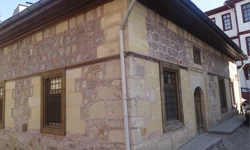 İsimdeki Sır, Kalpteki Huzur: Şeyh Mustafa Efendi Türbesi