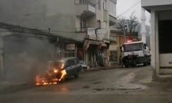 Seyir halindeki otomobil alevler içinde kaldı!