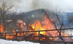 Kastamonu'da yangınzedeler yalnız bırakılmadı