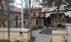 Yılanlar neden bu camiye adını verdi?