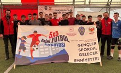 Gençler sporda buluştu, ödüller emniyetten geldi