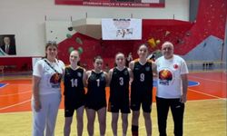 İnebolu’nun kızları Türkiye Şampiyonası’na galibiyetle başladı
