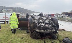 Kastamonu’da refüje çarpan cip takla attı: Can pazarı yaşandı!