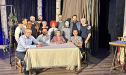 Kastamonu’da tiyatro sezonu “Ağaçlar Ayakta Ölür” ile kapandı