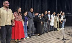 “Bu Gözler Neler Gördü” sahneye taşındı