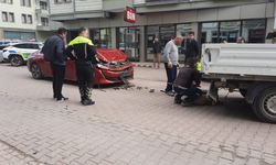Cide’de okul yolunda korkutan kaza