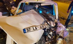 Kastamonu plakalı araçla kafa kafaya çarpıştı: 8 yaralı