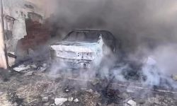 Kastamonu'da alevler garajı sardı, araç hurdaya döndü