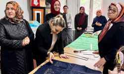 Serap Ekmekci İnebolu’da kursiyerlerin emeğine ortak oldu
