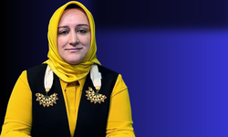 Kastamonu ağzıyla İngilizceyi buluşturan Özge Okur, Melahat Güler’e konuk oluyor