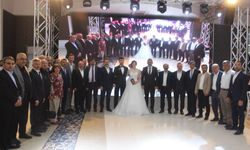 Mühendis çiftin mutlu günü siyaseti buluşturdu