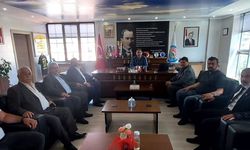 Cide Muhtarlar Derneği'nden Belediye Başkanı Demir'e ziyaret