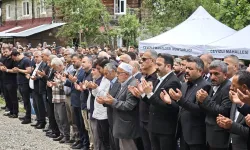 Kastamonu’da görevli polis memuru gözyaşlarıyla uğurlandı