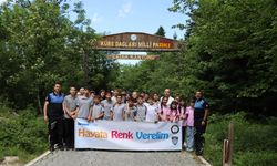 Polis ve öğrenciler doğa için bir arada