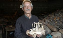 Torununa yaptığı oyuncakla Kastamonu’da ilgi odağı oldu