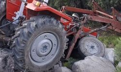Kastamonu'da traktör yoldan çıktı, sürücü yaralandı