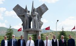 Ümit Özdağ’dan Bingöl 33 Şehit Anıtı’nda sert açıklama