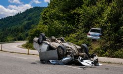 Kastamonu'da can pazarı: Biri takla attı, diğeri şarampole uçtu