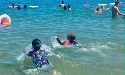 Karadeniz'in mavisi çocukların yüzünü güldürdü