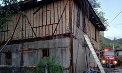 Kastamonu’da köy evi alevlere teslim oldu