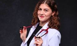 İnebolulu genç doktor beyaz önlüğünü giydi