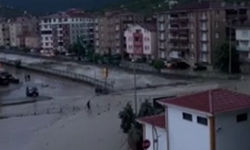 Kastamonu Cide'de selin geliş anı saniye saniye kaydedildi