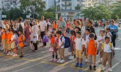 MEB duyurdu: Kamuda çalışan veliler idari izinli sayılacak