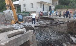 Cide’de selde hasar gören köprü yenileniyor