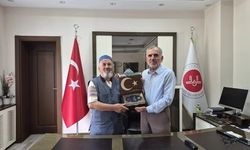Hafızlık öğrencileri için gayrimenkul bağışladı