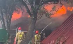 Kastamonu’da ailenin baba ocağı alevlere teslim oldu