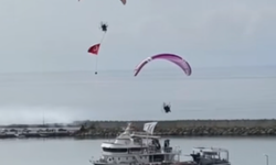 Kastamonu'da gökyüzünü renklendiren paramotor gösterisi