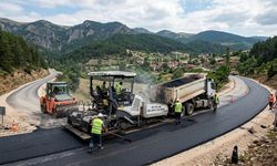 Kastamonu’da köy yollarında asfalt mesaisi sürüyor