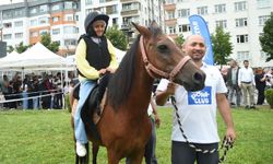 Kastamonu’da minikler ilk kez at binmenin heyecanını yaşadı