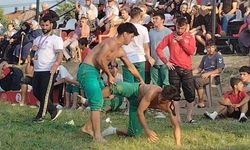 Kastamonulu güreşçiler Sinop’ta kürsüyü salladı