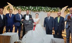Kastamonu’nun eski komutanı genç çiftin mutluluğuna şahit oldu
