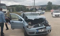 Kastamonu'da kamyon ile otomobil çarpıştı: 4 kişi yaralı